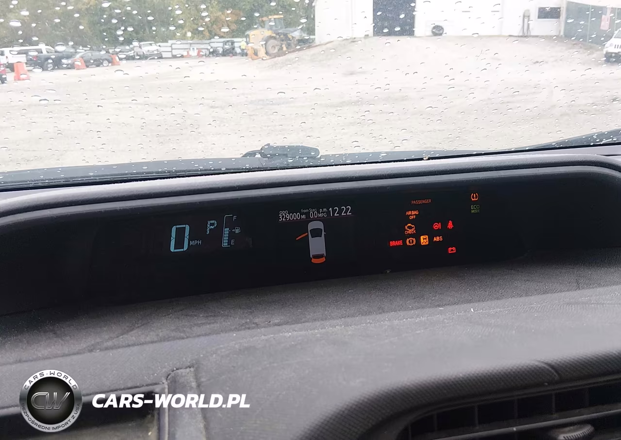 2014 Toyota Prius C One VIN:JTDKDTB32E1078562 - 7
