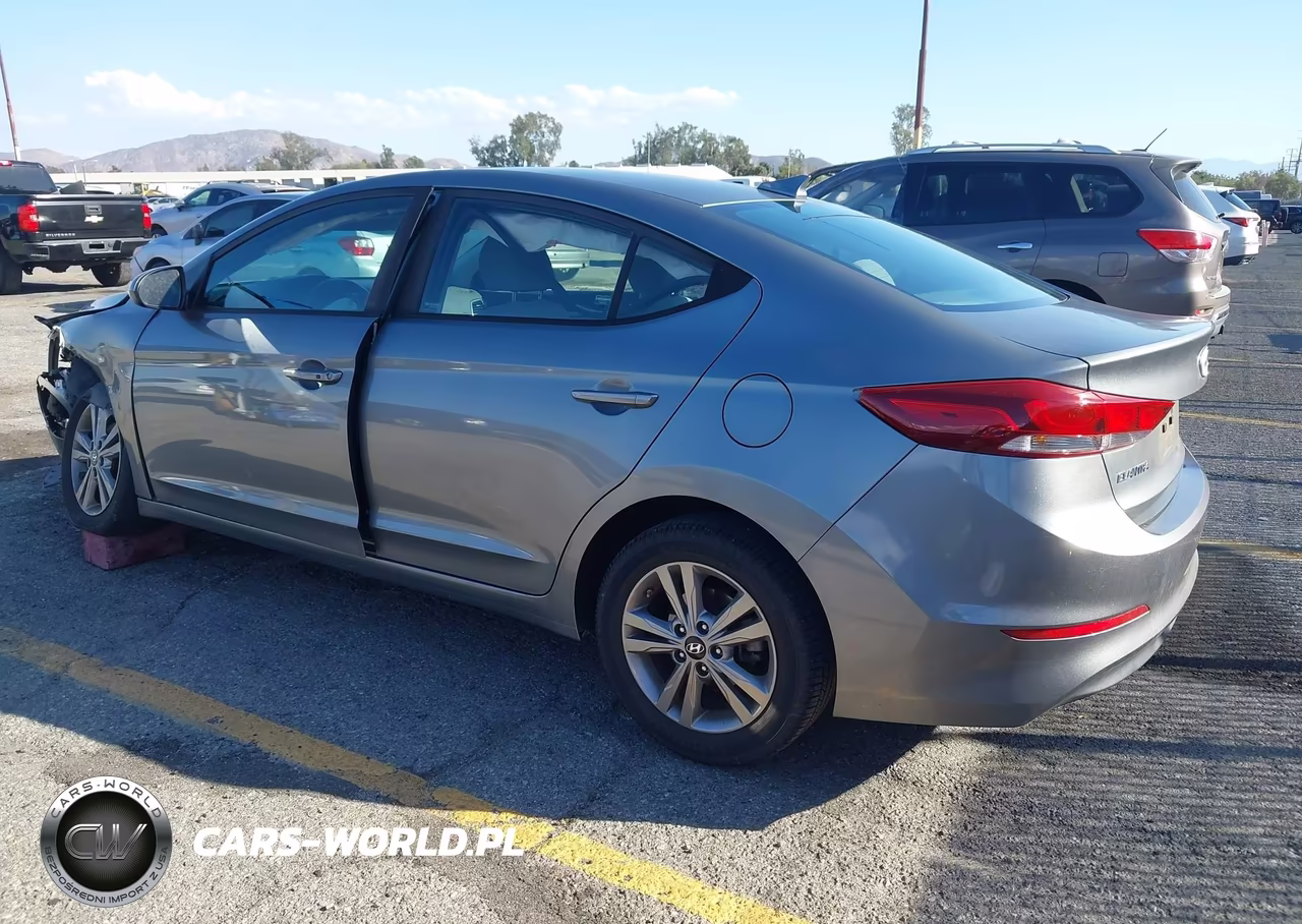 2018 Hyundai Elantra Value Edition VIN:KMHD84LF7JU451420 - 3