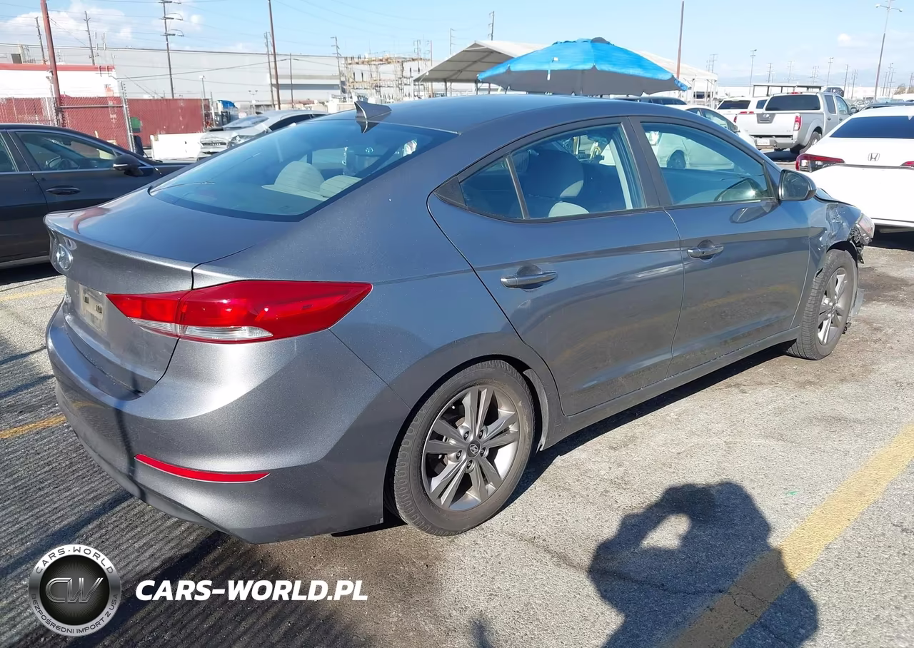 2018 Hyundai Elantra Value Edition VIN:KMHD84LF7JU451420 - 4