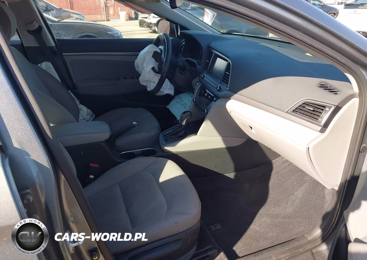 2018 Hyundai Elantra Value Edition VIN:KMHD84LF7JU451420 - 5