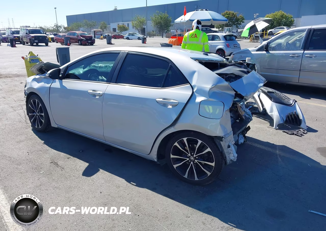 2017 Toyota Corolla Se VIN:2T1BURHE0HC765745 - 3