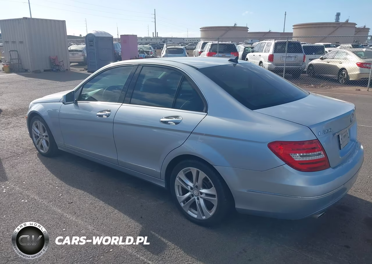 2013 Mercedes-Benz C 250 Luxury-Sport VIN:WDDGF4HB4DR268485 - 3
