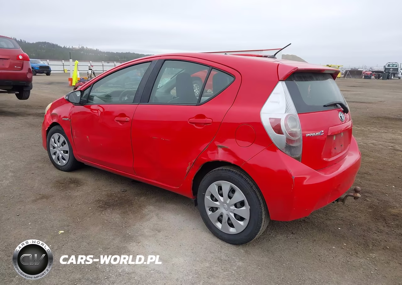 2013 Toyota Prius C One VIN:JTDKDTB32D1535367 - 3