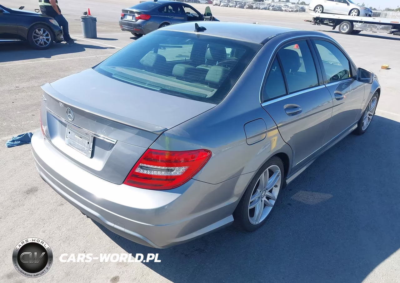 2012 Mercedes-Benz C 250 Sport VIN:WDDGF4HB0CA623181 - 4