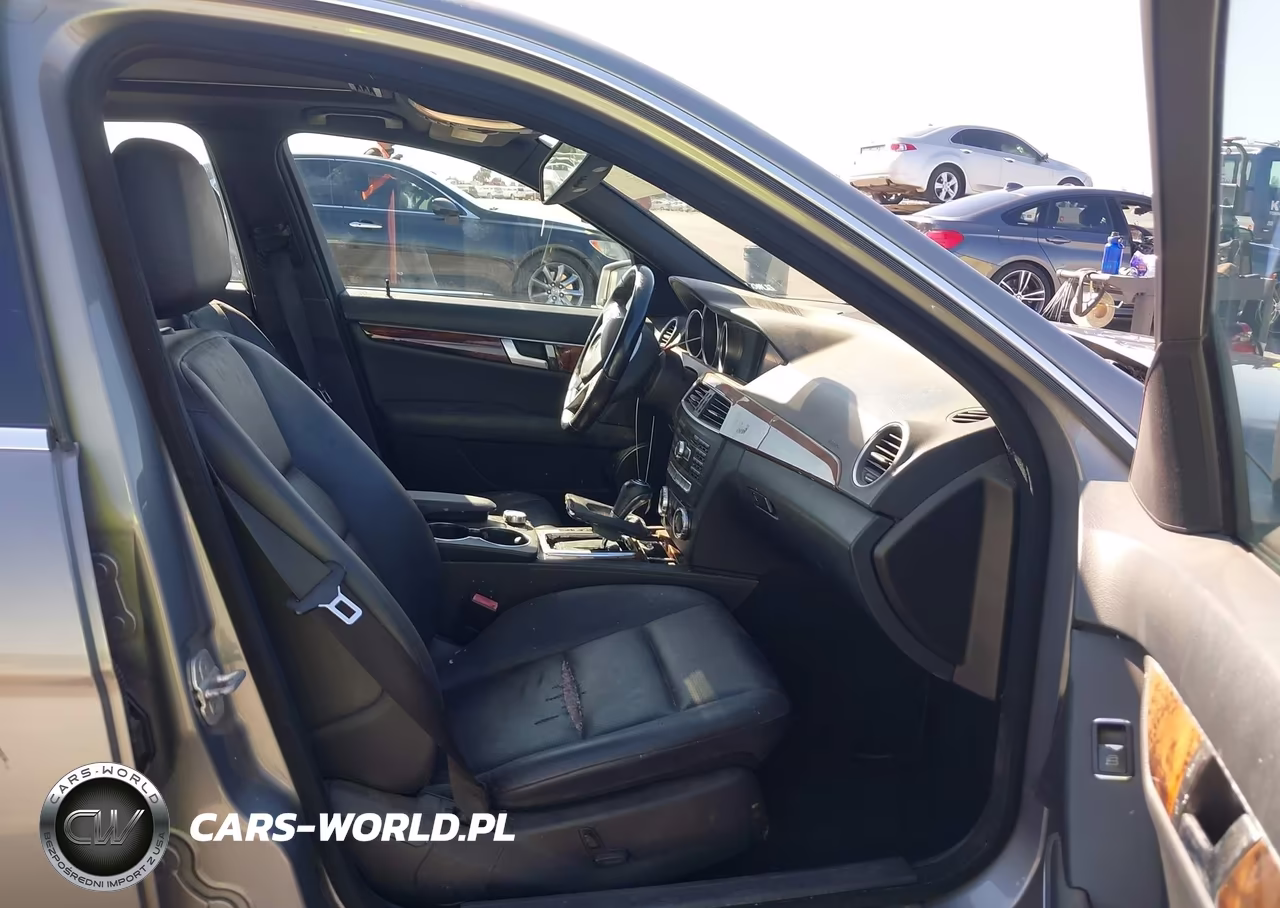 2012 Mercedes-Benz C 250 Sport VIN:WDDGF4HB0CA623181 - 5