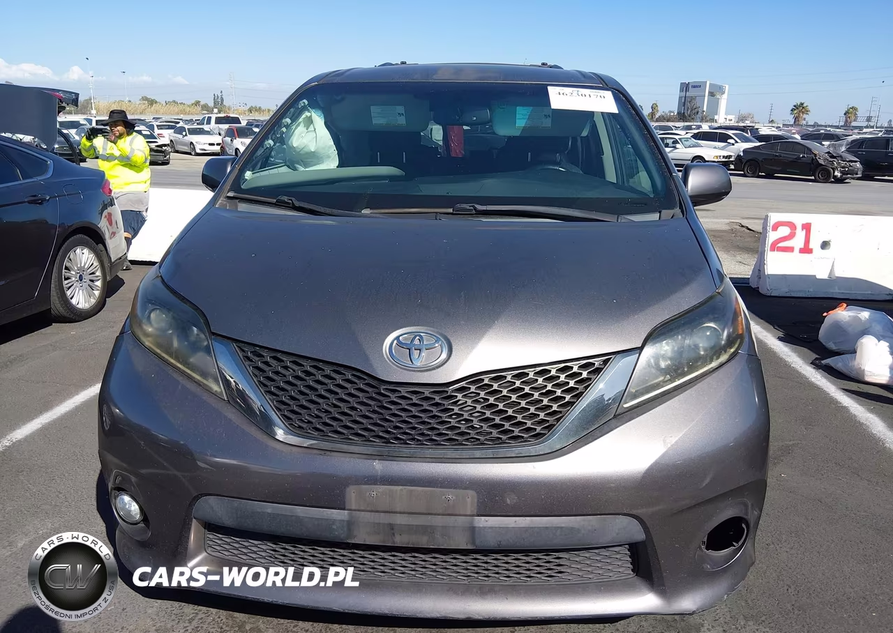 2015 Toyota Sienna Se 8 Passenger VIN:5TDXK3DC7FS660475 - 12