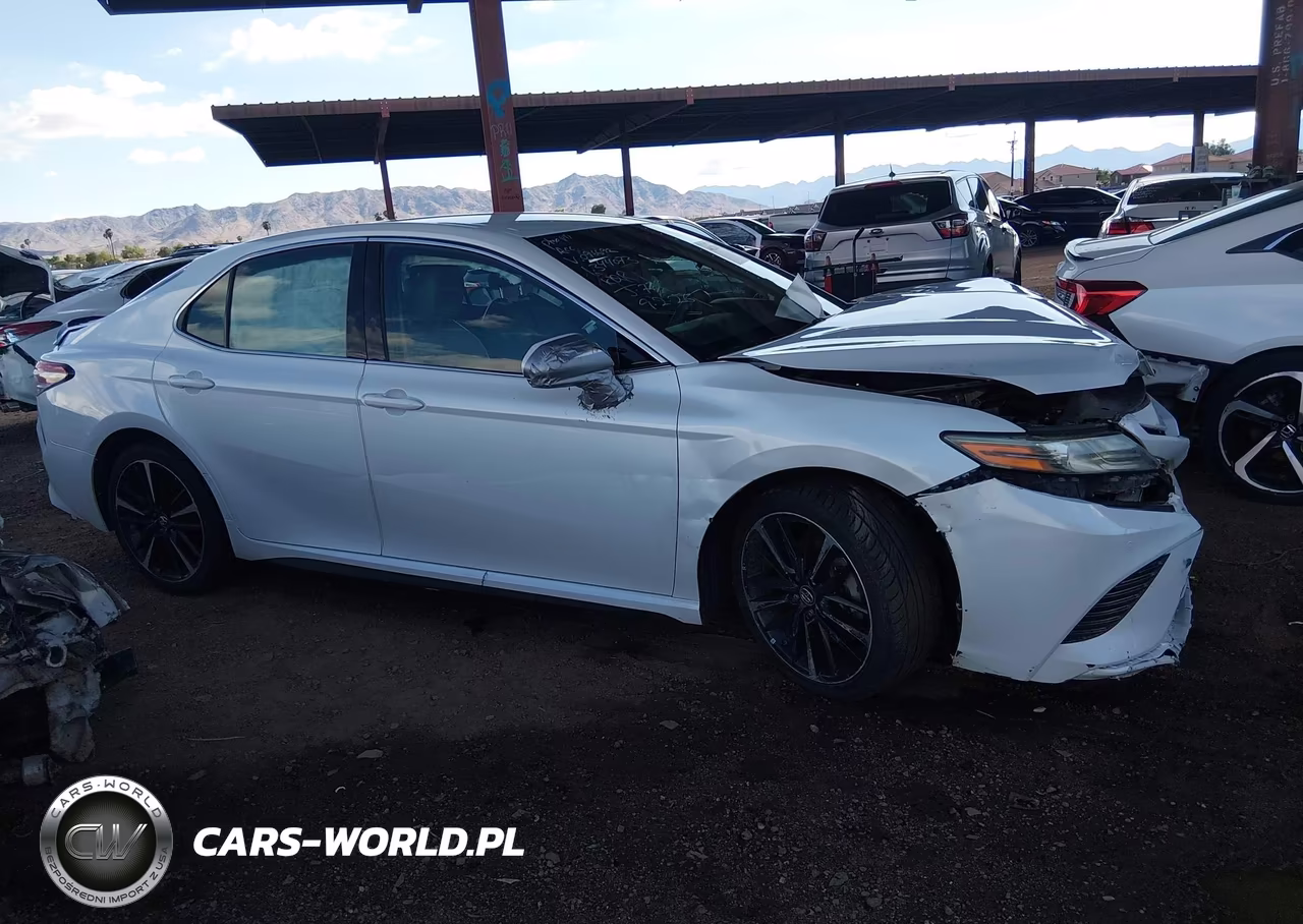 2018 Toyota Camry Xse VIN:4T1B61HK4JU096692 - 12