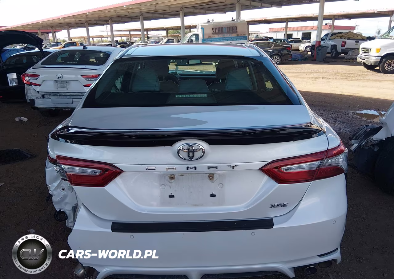 2018 Toyota Camry Xse VIN:4T1B61HK4JU096692 - 15