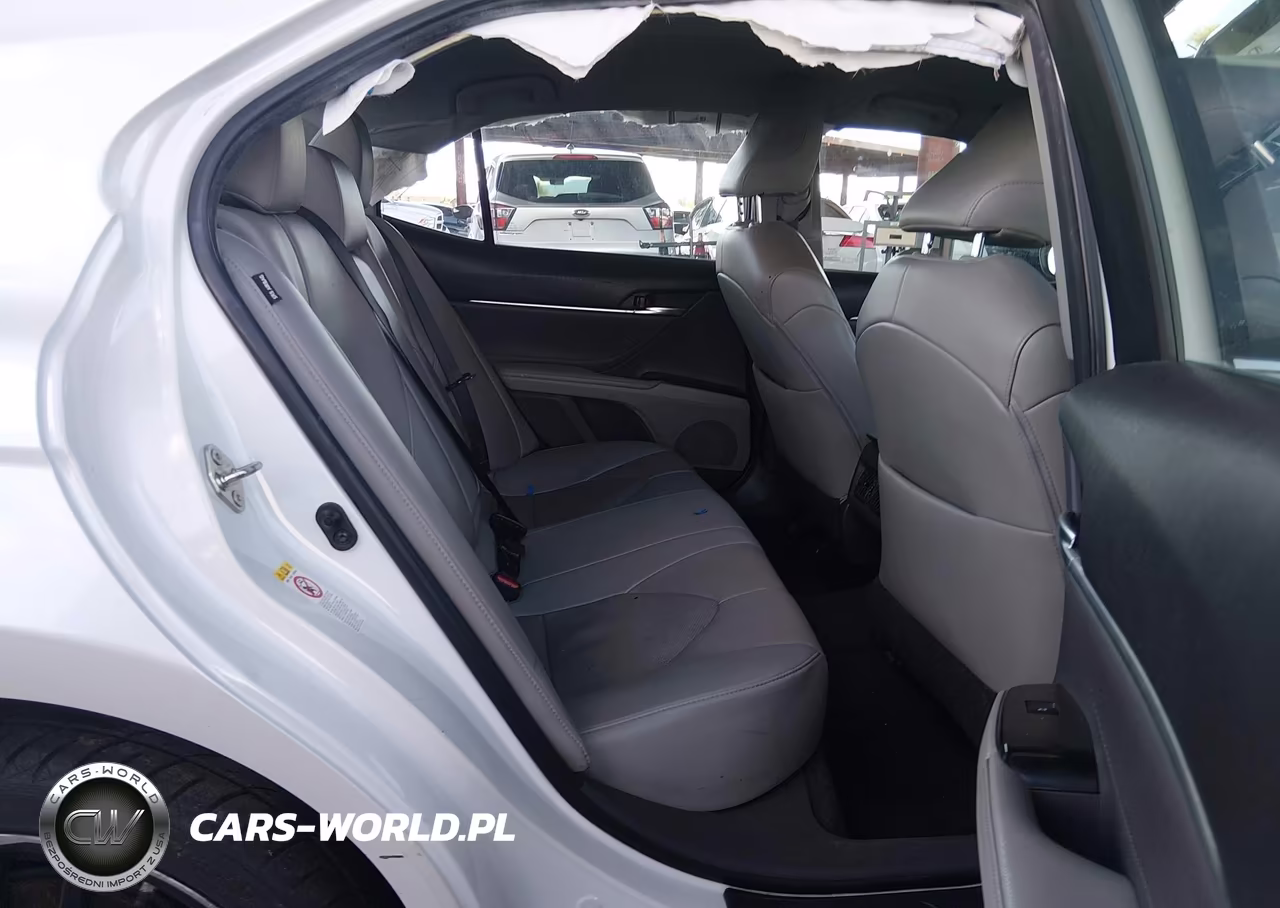 2018 Toyota Camry Xse VIN:4T1B61HK4JU096692 - 8