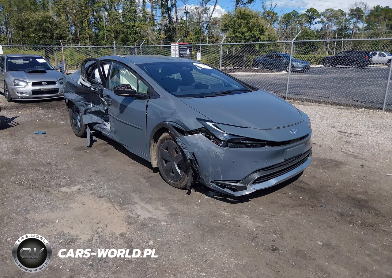 2026 Toyota Prius Plug-In Hybrid Se – zdjęcie 1 z 16