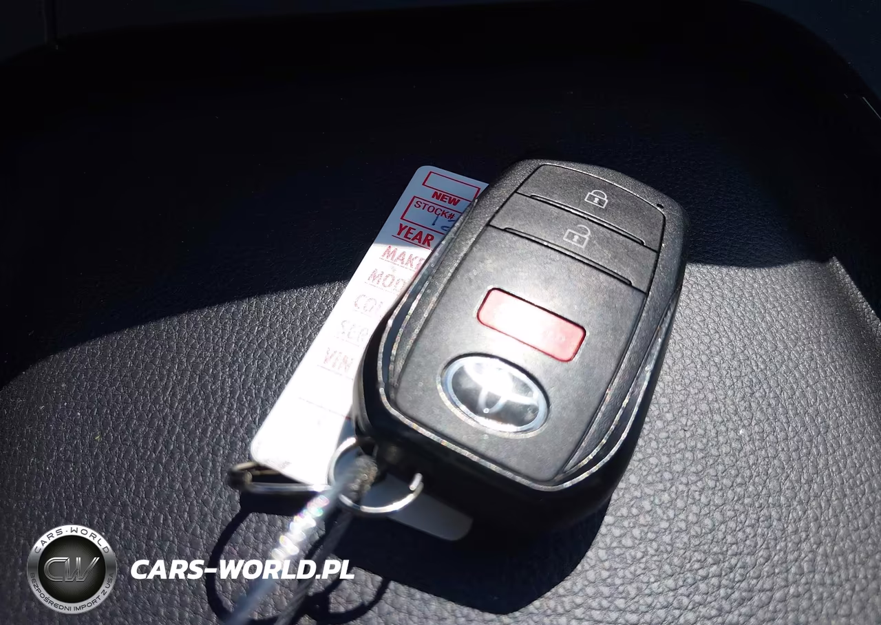 2026 Toyota Prius Plug-In Hybrid Se VIN:JTDACACU4T3072094 - 11