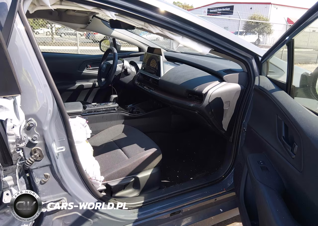 2026 Toyota Prius Plug-In Hybrid Se VIN:JTDACACU4T3072094 - 5