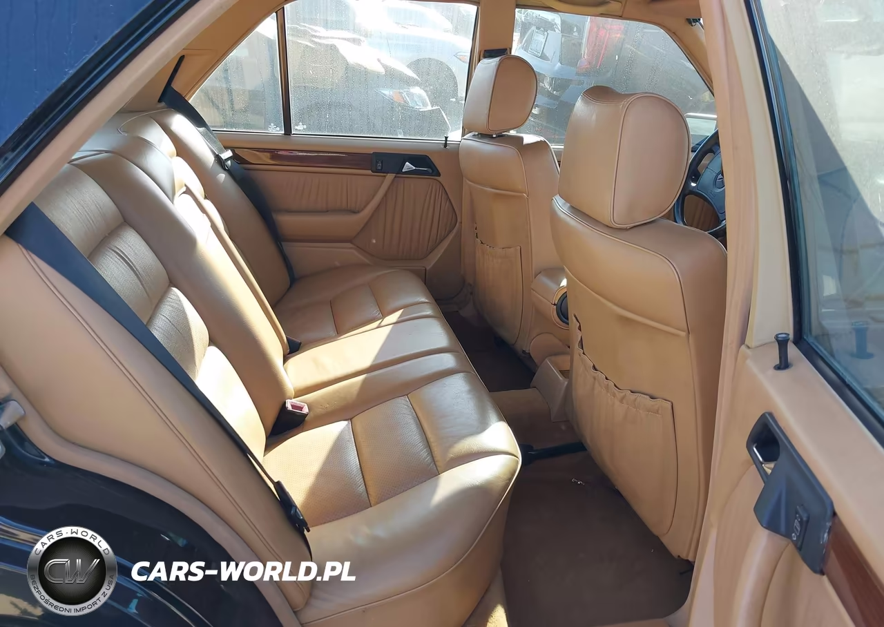 1991 Mercedes-Benz 300 E VIN:WDBEA30D0MB381199 - 8