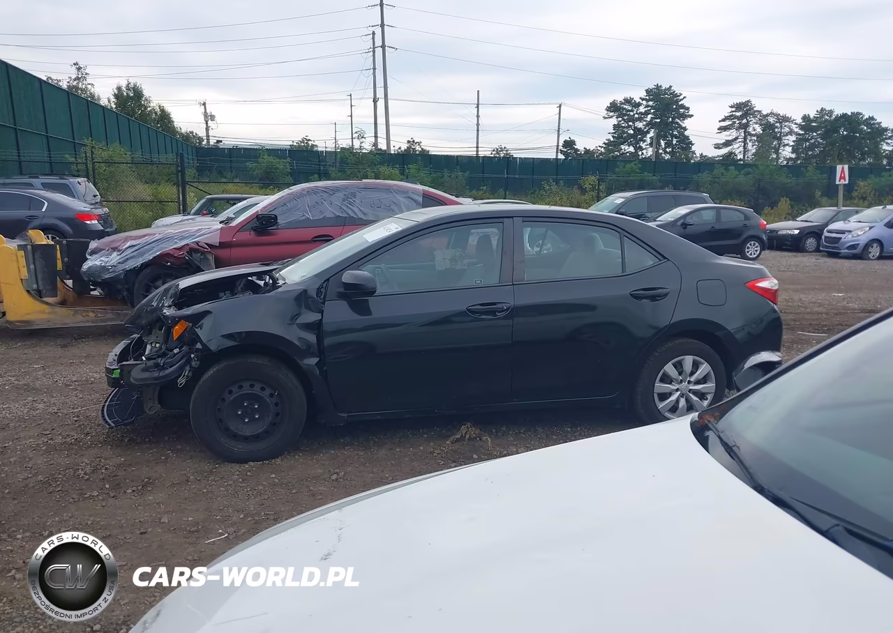 2015 Toyota Corolla Le VIN:5YFBURHE3FP303709 - 14