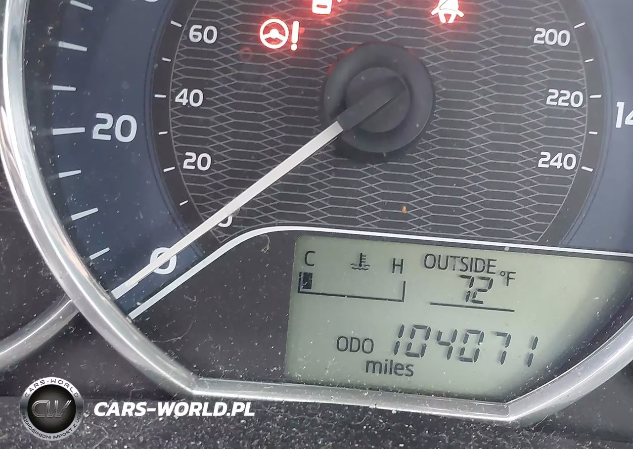2015 Toyota Corolla Le VIN:5YFBURHE3FP303709 - 15