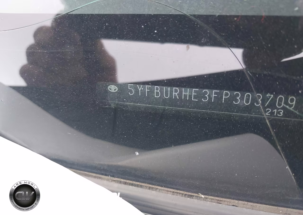 2015 Toyota Corolla Le VIN:5YFBURHE3FP303709 - 17