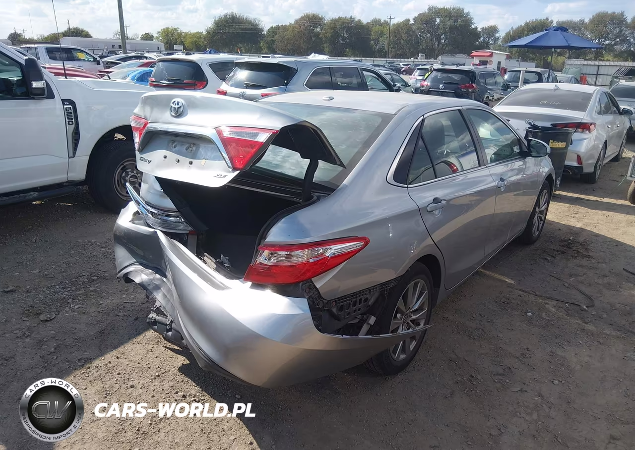 2017 Toyota Camry Xle VIN:4T1BF1FK6HU736673 - 4