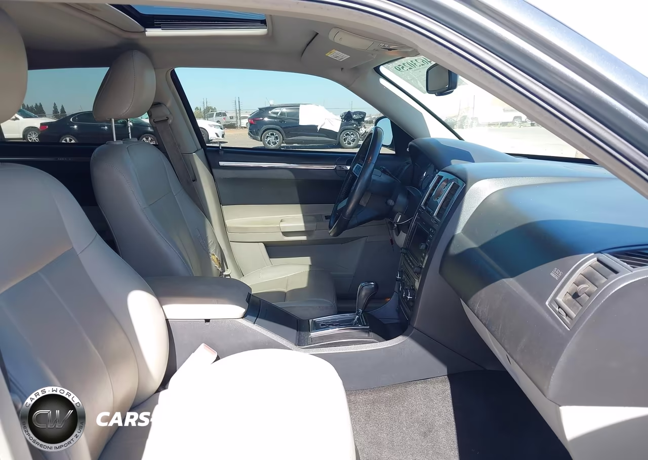 2007 Chrysler 300 Touring VIN:2C3KA53G87H899132 - 5
