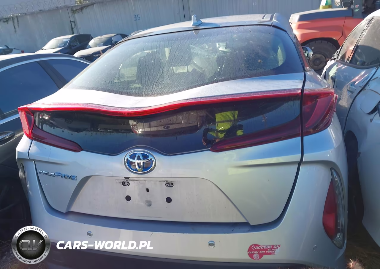 2017 Toyota Prius Prime Advanced VIN:JTDKARFP9H3047021 - 17