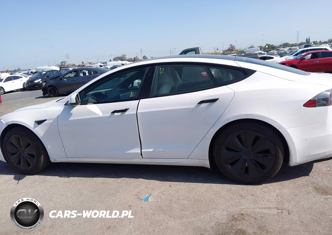 2021 Tesla Model S Long Range Dual Motor All-Wheel Drive VIN:5YJSA1E52MF440390 - 14