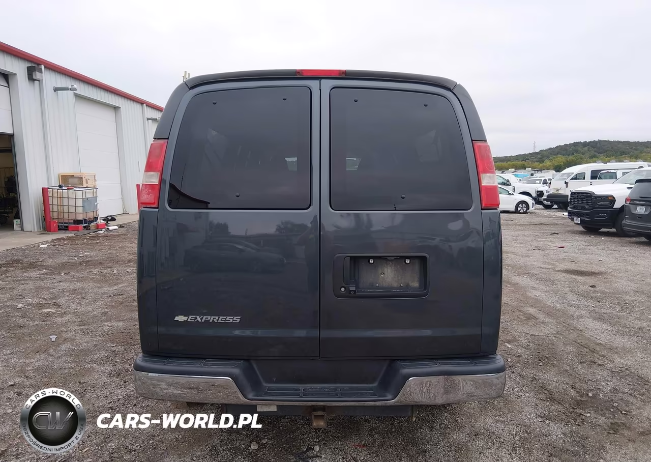 2017 Chevrolet Express 3500 Lt VIN:1GAZGPFGXH1275440 - 19