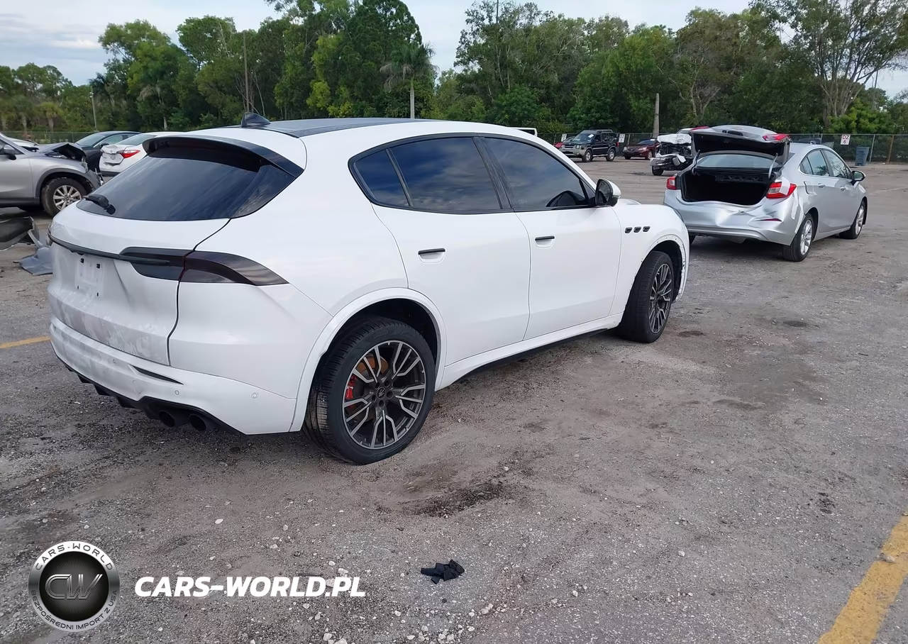 2023 Maserati Grecale Modena VIN:ZN682AVM6P7428914 - 4