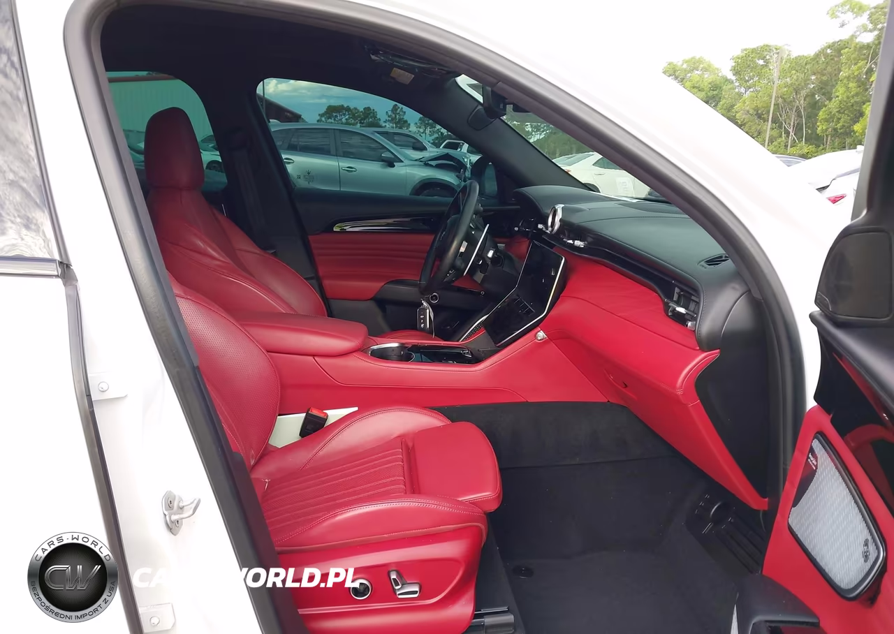 2023 Maserati Grecale Modena VIN:ZN682AVM6P7428914 - 5