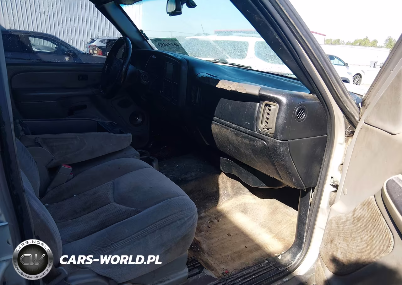 2004 Chevrolet Tahoe Ls VIN:1GNEC13V74J328324 - 5