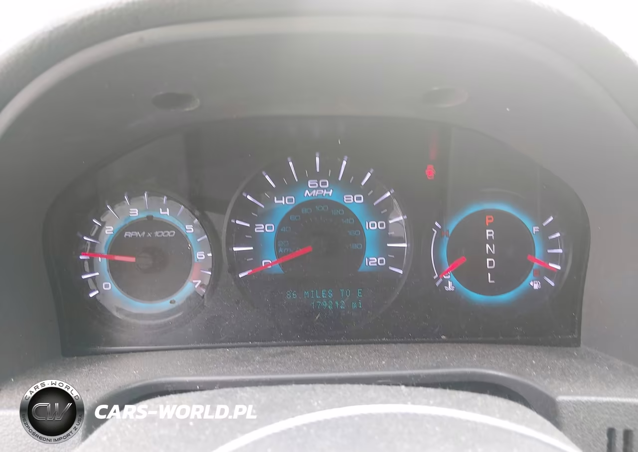 2012 Ford Fusion S VIN:3FAHP0GA0CR305134 - 7