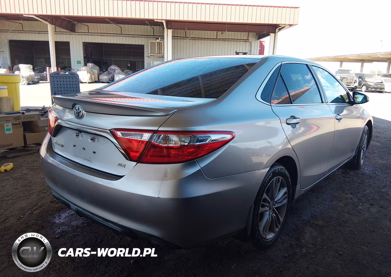 2015 Toyota Camry Se VIN:4T1BF1FK1FU042535 - 4
