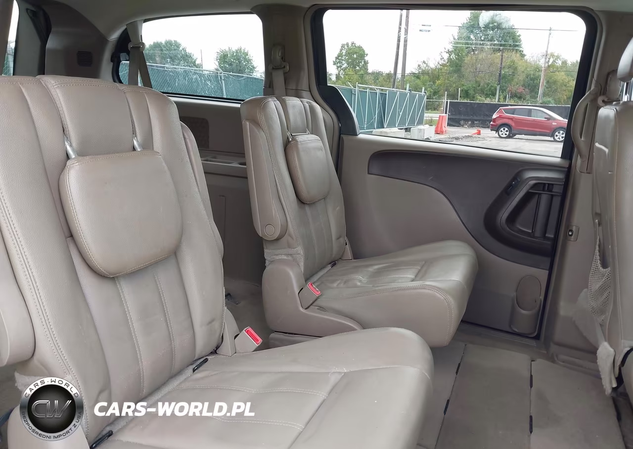 2016 Chrysler Town & Country Touring VIN:2C4RC1BG3GR238021 - 8