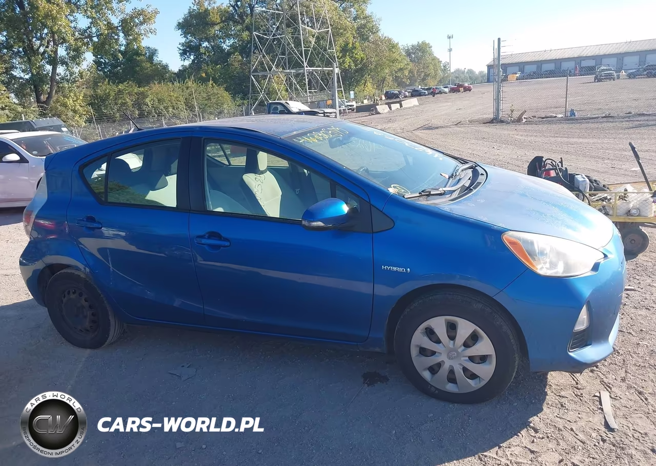 2013 Toyota Prius C One VIN:JTDKDTB35D1553507 - 13