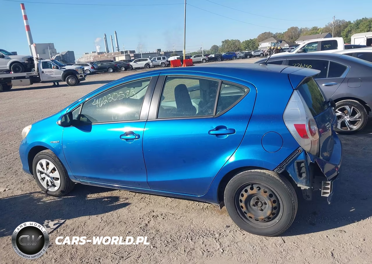 2013 Toyota Prius C One VIN:JTDKDTB35D1553507 - 14