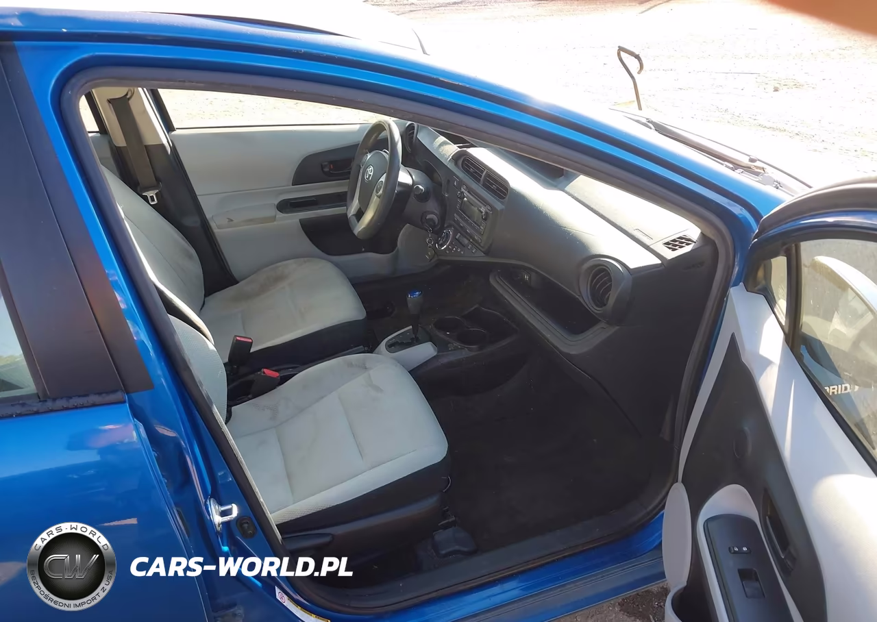 2013 Toyota Prius C One VIN:JTDKDTB35D1553507 - 5