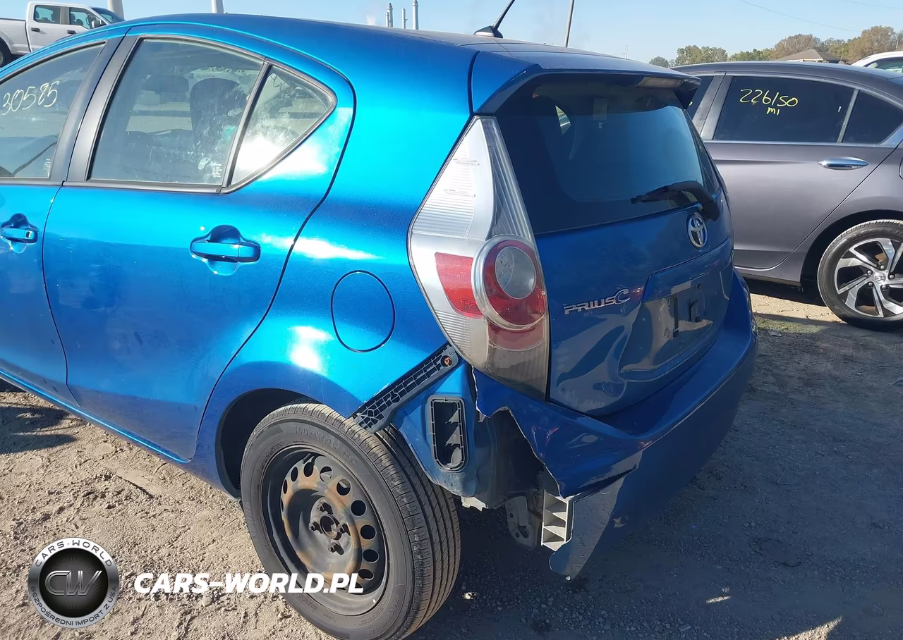 2013 Toyota Prius C One VIN:JTDKDTB35D1553507 - 6