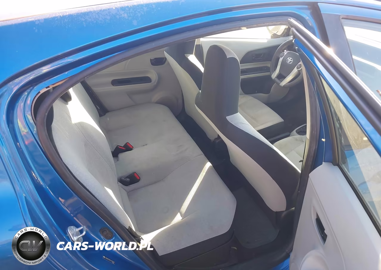 2013 Toyota Prius C One VIN:JTDKDTB35D1553507 - 8
