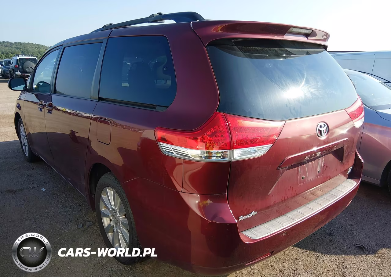 2011 Toyota Sienna Le VIN:5TDJK3DC3BS014074 - 3