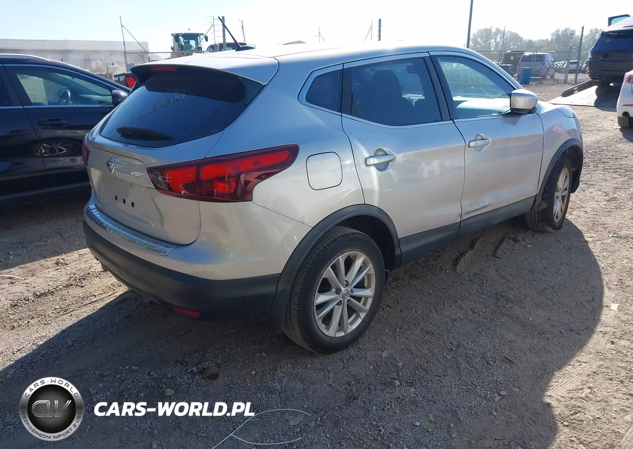 2018 Nissan Rogue Sport S VIN:JN1BJ1CP7JW101297 - 4