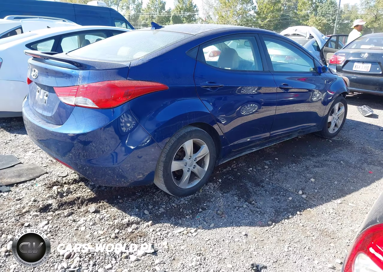 2013 Hyundai Elantra Gls VIN:KMHDH4AE1DU749735 - 4