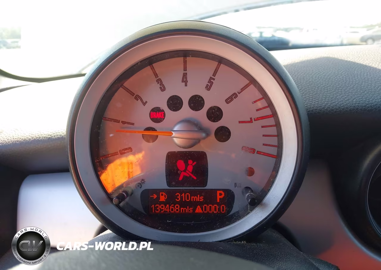 2010 Mini Cooper VIN:WMWMF3C51ATZ21553 - 7
