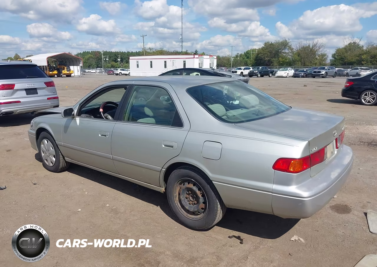 2001 Toyota Camry Le VIN:JT2BG22K610595817 - 3