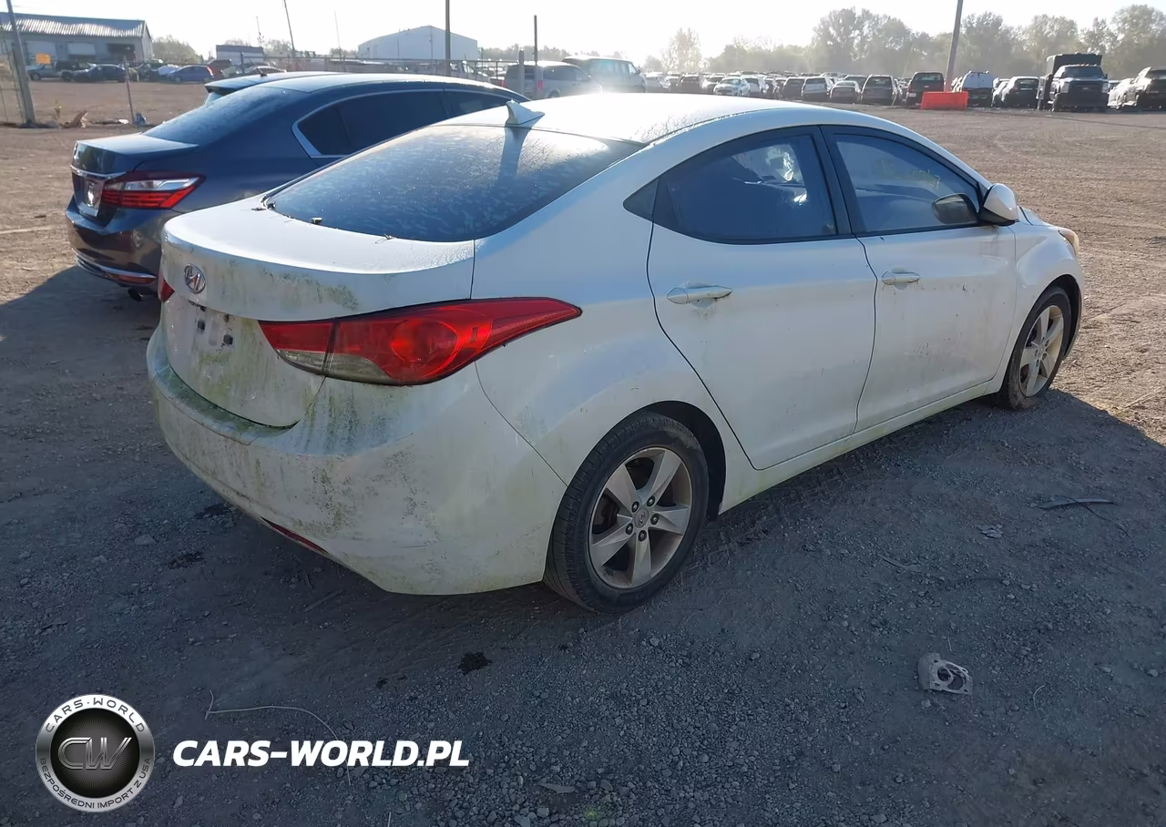 2012 Hyundai Elantra Gls VIN:5NPDH4AE7CH062918 - 4