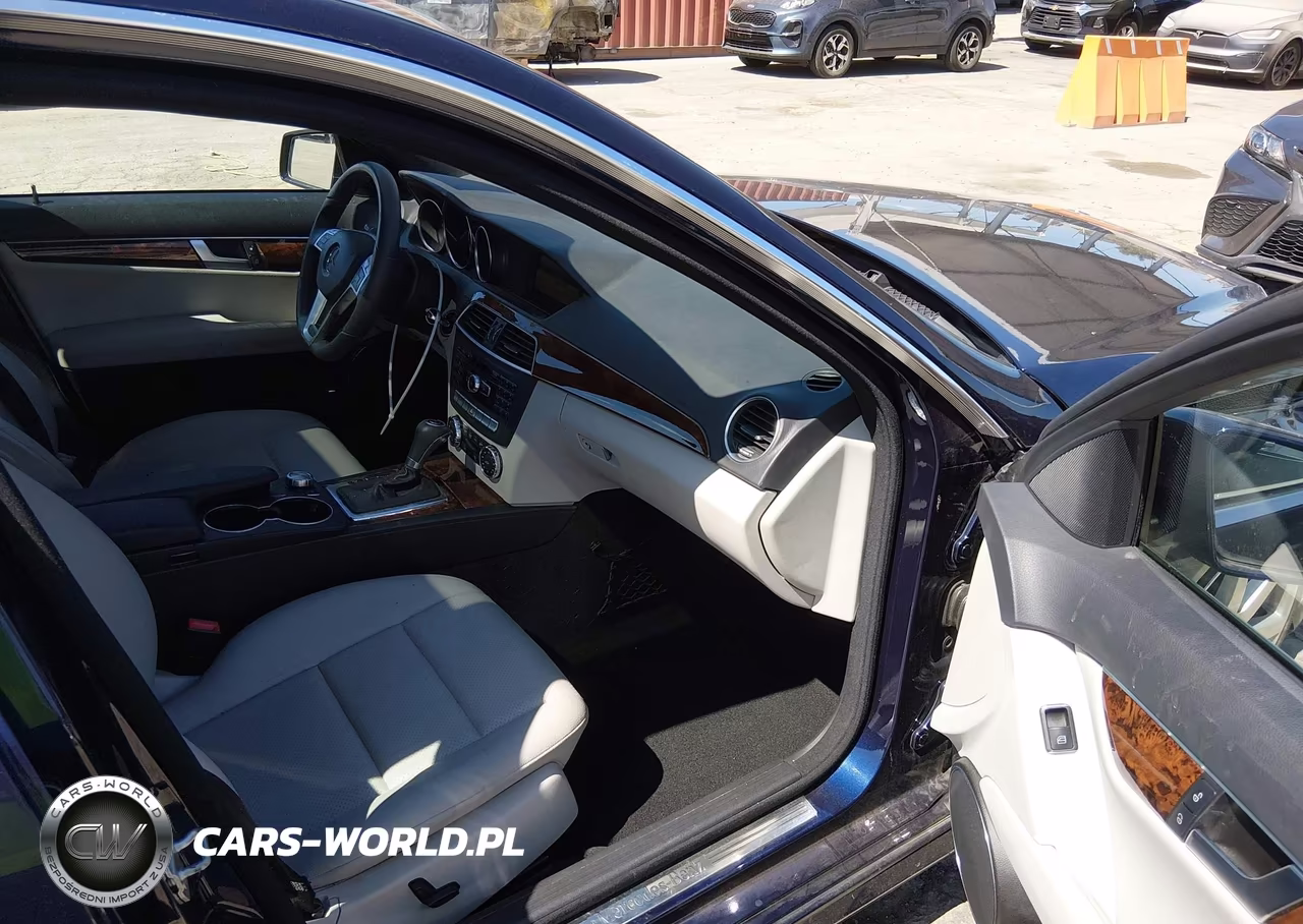 2012 Mercedes-Benz C 250 Sport VIN:WDDGF4HBXCR222285 - 5
