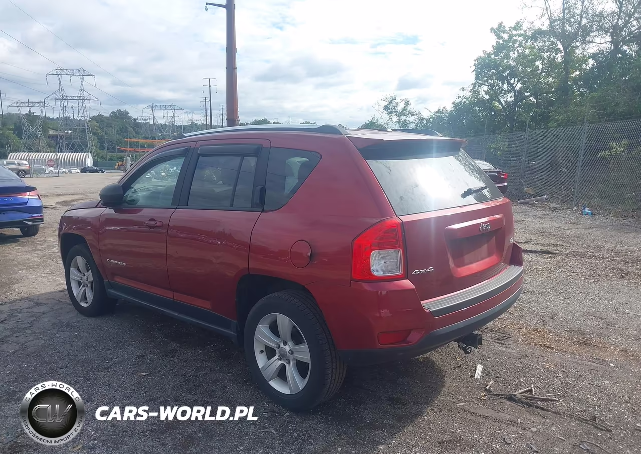 2013 Jeep Compass Latitude VIN:1C4NJDEB7DD165353 - 3