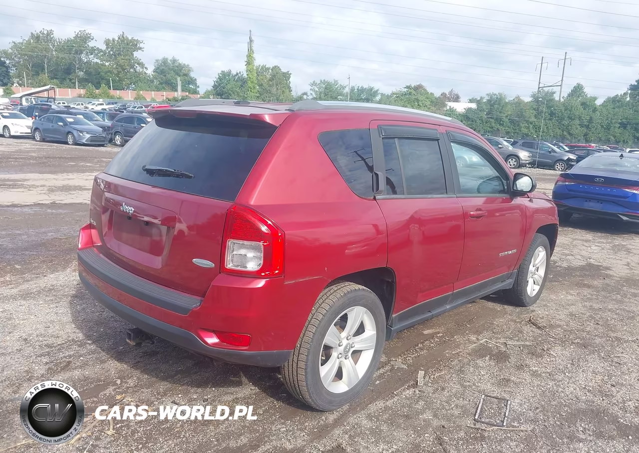 2013 Jeep Compass Latitude VIN:1C4NJDEB7DD165353 - 4