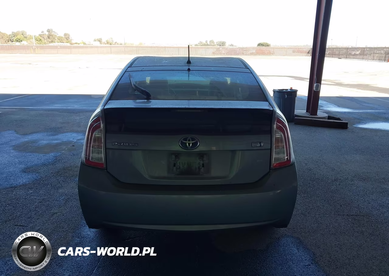 2013 Toyota Prius Two VIN:JTDKN3DU6D1639296 - 16