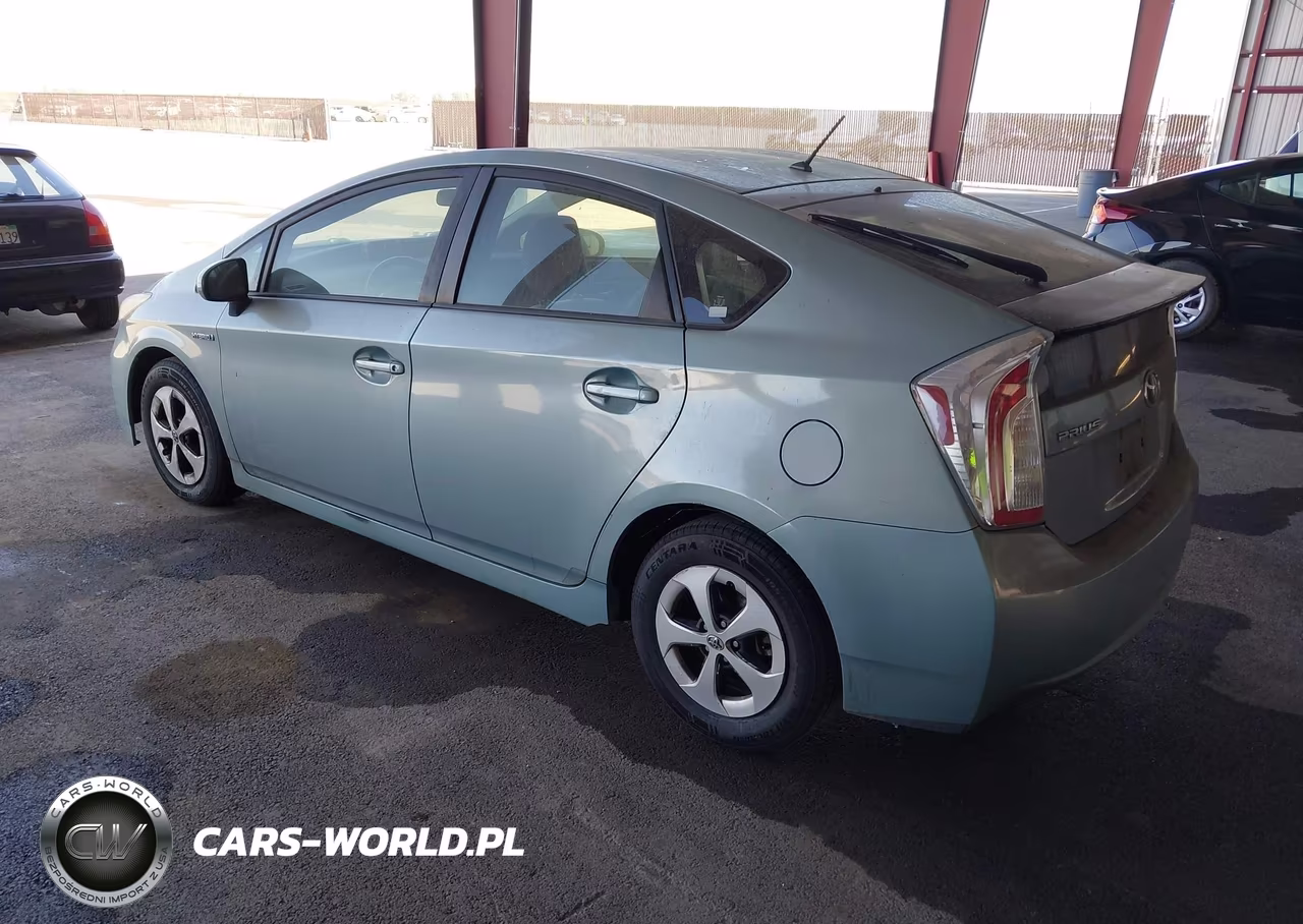 2013 Toyota Prius Two VIN:JTDKN3DU6D1639296 - 3