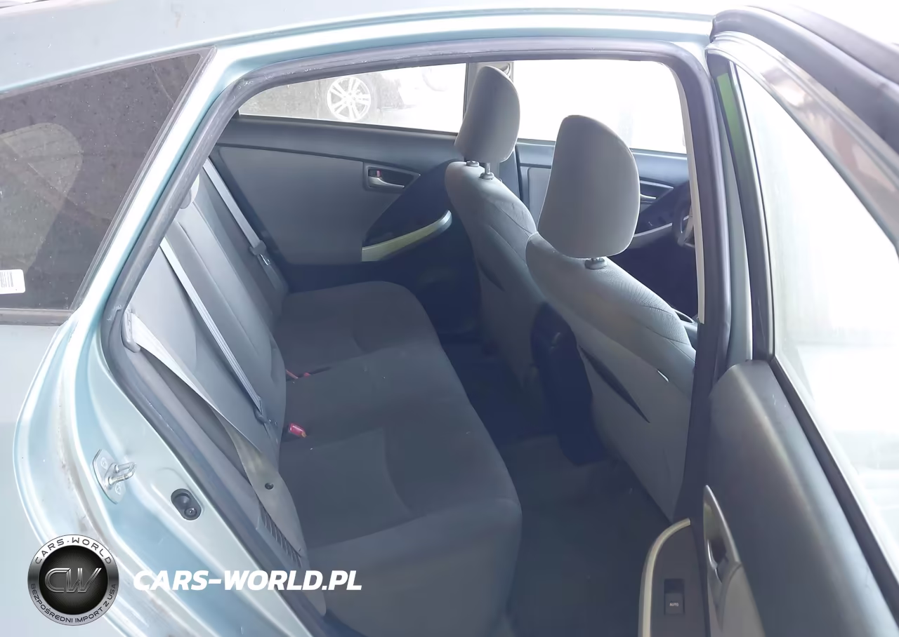 2013 Toyota Prius Two VIN:JTDKN3DU6D1639296 - 8