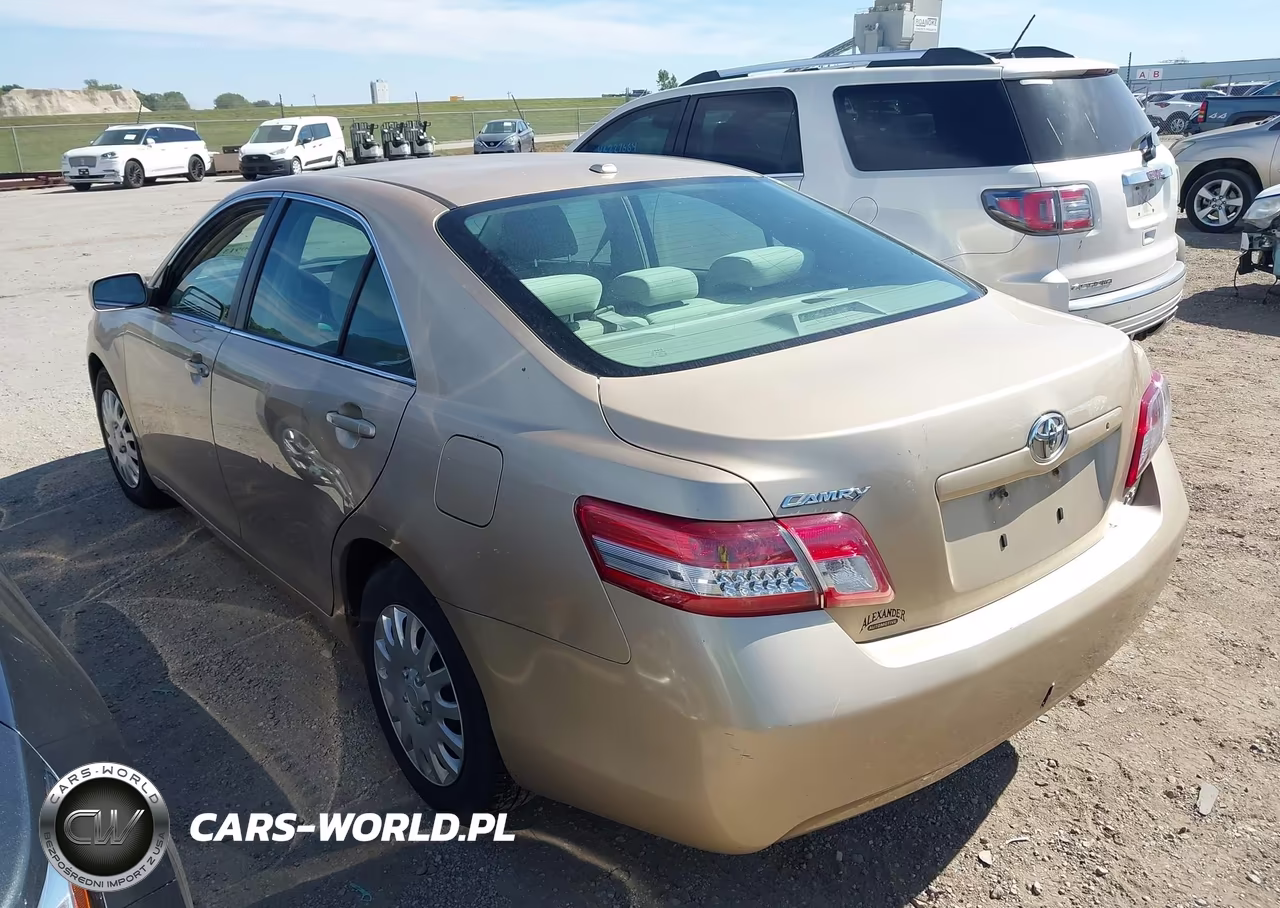2010 Toyota Camry Le VIN:4T1BF3EK5AU104458 - 3
