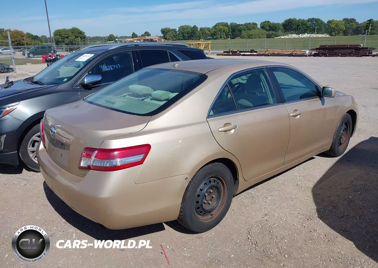 2010 Toyota Camry Le VIN:4T1BF3EK5AU104458 - 4